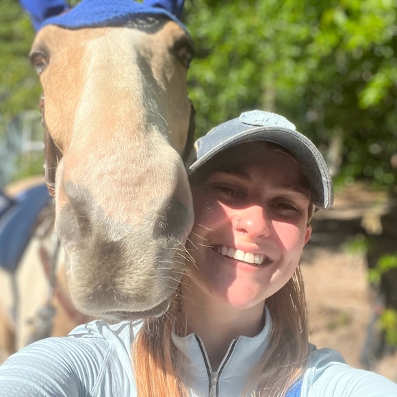 Meet your Posher, Katie - Picture 3 of 14